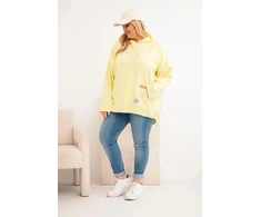 Moteriškas Plus Size geltonas džemperis su gobtuvu ir spauda