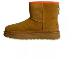 Moteriški UGG Classic Mini Zipper Tape Logo Kaštoniniai Sniego Batai - 1144034-CHE
