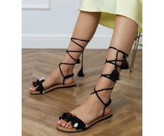 Moteriškos juodos etninės basutės su raišteliais Tariza