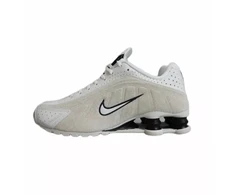 Nike Shox R4 Summit Baltas/Light Orewood Brown rusvai gelsvas Moteriški sportiniai bateliai - HQ7739-100