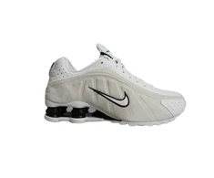 Nike Shox R4 Summit Baltas/Light Orewood Brown rusvai gelsvas Moteriški sportiniai bateliai - HQ7739-100