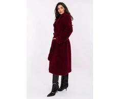 Paltas klasikinio kirpimo – šilumai ir elegancijai vėsiomis dienomis.