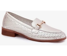 Perforuoti mokasinai su dekoratyvine sagtimi Step in style