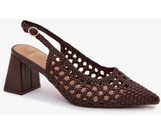 Pinta iškirpte dekoruotos basutės su kulnu Step in style