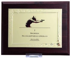 Plastikinis diplomas su graviruota metaline plokštele