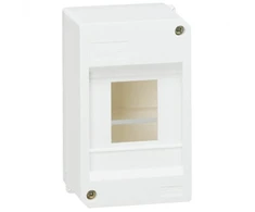 Plastikinis virštinkinis skydelis 4 mod. Legrand 001357 (be durelių)