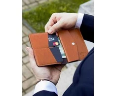Plona vyriška odinė piniginė su monetų laikikliu SOLIER SLIM LIGHT BROWN