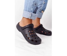 Šlepetės juodos ventiliuojamos su dirželiu Ideal Shoes