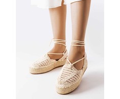 smėlio spalvos suvarstomos espadrilės