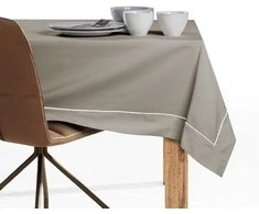 DecoKing Staltiesė 150×150 kapučino spalvos