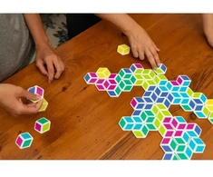 Stellö – strateginis spalvų jungimo žaidimas