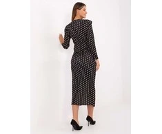 Suknelė juoda Makadamia – elegancijai ir pasitikėjimui kiekviename žingsnyje.