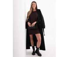Suknelė tamsiai ruda RV – elegancijai ir patogumui kasdien.