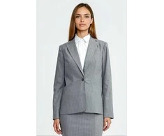 Švarkas klasikinio kirpimo Nife – elegancijai ir patogumui pereinamuoju sezonu.