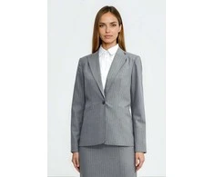 Švarkas klasikinio kirpimo Nife – elegancijai ir patogumui pereinamuoju sezonu.