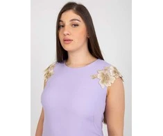 Šviesiai violetinės spalvos suknelė