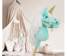 Vienaragis Hobby Horse su lazda mėtų spalvos su balta karčiais ir auksiniu ragu