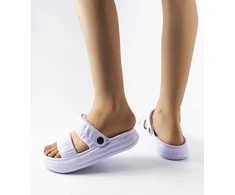 violetinės putplasčio šlepetės