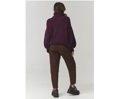 Violetinis oversized megztinis su golfu Makadamia