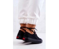 Visuomet stilingi juodi Cross Jeans suvarstomi bateliai