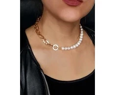 Handmade Tikrų baltųjų gėlavandenių perlų choker'is su paauksuota grandinėle – modernus rankų darbo kaklo papuošalas