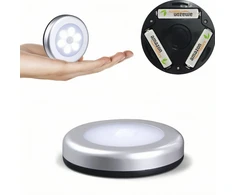 6 LED BATERIJA MAITINAMA LEMPA SU JUDESIO JUTIKUMU