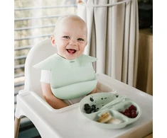 Baby Ono Indų rinkinys: dubuo ir lėkštė su siurbtuku, šaukštas ir mėtinis seilinukas