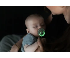 BIBS GLOW kūdikio čiulptukas 2 vnt. GUMA 18m+ NAKTĮ SVĖTINTI smėlio spalvos