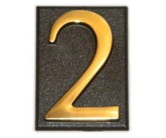 Buto numeris 2, 32 x 45 mm, plastikinis, aukso sp.