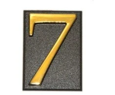 Buto numeris 7, 32 x 45 mm, plastikinis, aukso sp.