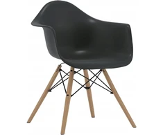 Eames formuota kėdė su medinėmis kojelėmis, medinė, juoda