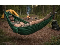 Hamakas su tinkleliu nuo uodų