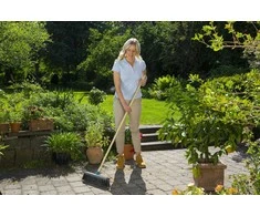 Gardena ClassicLine - gatvių šlavimo šepetys su 100% FSC rankena (17204-20)