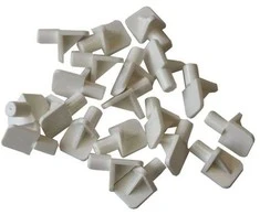 Lentynų laikiklis, plastikinis, D-5 mm, baltos sp., 20 vnt.