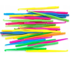 Loom Twister LOOM BANDS GUMĖS, SKIRTOS APYRANKĖMS IR PAPUOŠALŲ GAMYBAI 300 Vnt.