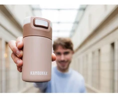 Mažas termosinis puodelis KAMBUKKA ETNA CINNAMON TRAVEL kavai ir arbatai, 300 ml.