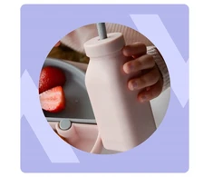 Minikoioi SILIKONINIS BUTELINIS PUODULIS VAIKAMS SU ŠIAUDU IR DANGIU 200 ML 6M+ ROŽINĖS