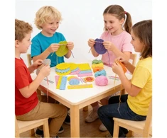 Mokomasis Montessori įvairių formų siūlų ir adatų siuvimo rinkinys