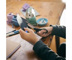 Nożyczki Szkolne Fiskars 12+ Juodas Brokat 18 cm | Miękki Laikiklis SoftGrip