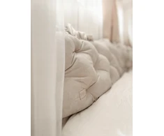 Ochraniacz do łóżeczka pikowany VELVET 140x30cm smėlio spalva KOELL