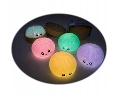 Pika Gniotek Anti-stress Dumpling XXL koldūnai - BLIZGĖS, SVETINČIAS TAMSOJE
