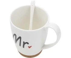 Puodelis su kamštiniu pagrindu ir šaukšteliu MR Florina 320ml dovanų dėžutėje