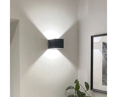 Sieninis šviestuvas Krups Sieninis LED lauko šviestuvas BRILLIANT ISEO,IP44,3000K,4W,300lm,USB,su davikliu,jungikliu