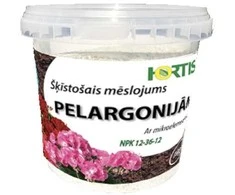 Tirpios trąšos pelargonijoms Hortis 1kg