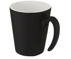 Upominkarnia Oli keraminis puodelis, kurio talpa 360 ml ir rankena