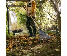 Vėduoklinis grėblys FISKARS SOLID WOOD, 20 dantų, 43 cm, lapams