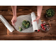 VIETINĖ MAISTO PLĖVELĖ 30cm X 200m RAUDONAS PLASTAS