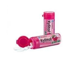 Miradent Xylitol kramtomosios gumos, braškių skonio, 30 vnt.