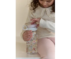 Rosti Mepal Little Dutch gertuvė su atlenkiamu dangteliu „Fairy Wonders“, 600 ml