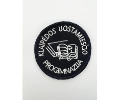 Klaipėdos Uostamiesčio progimnazijos emblema, EMBLEMA: Emblema su prisiuvimu